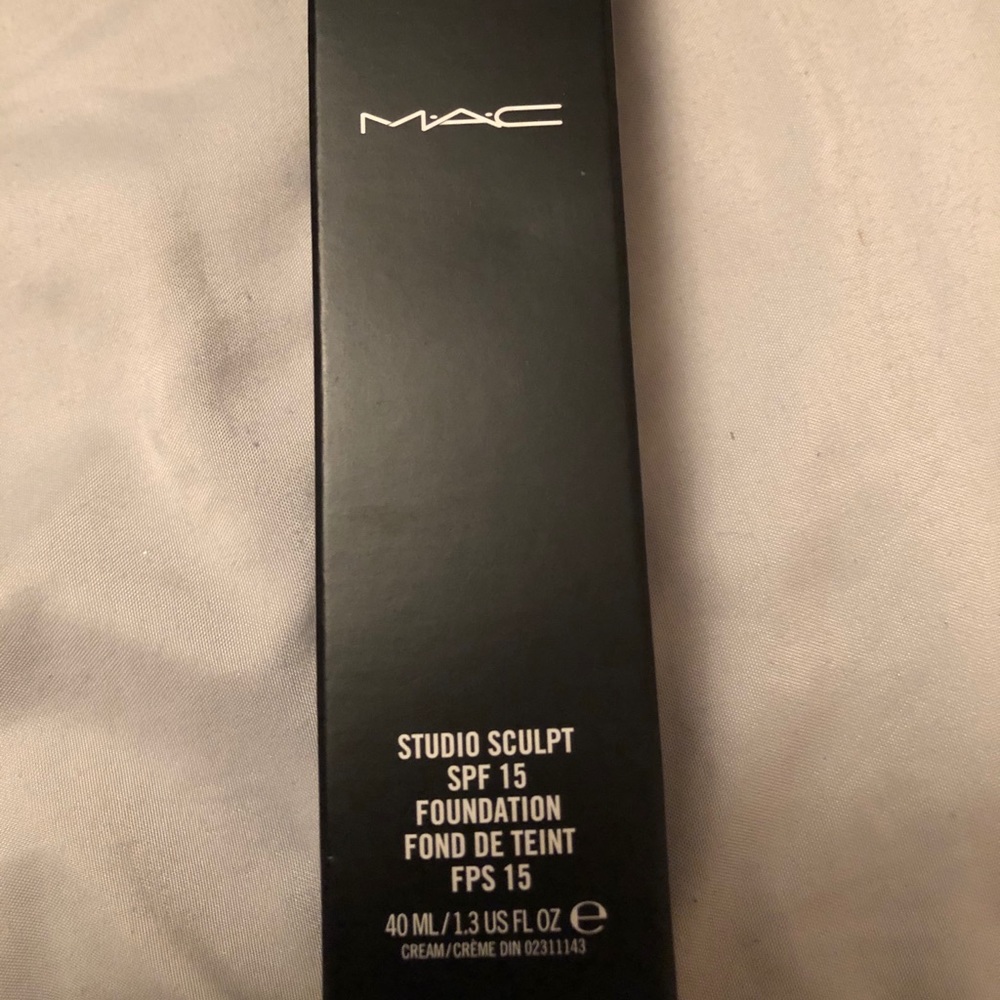 Studio Sculpt spf 15 foundation